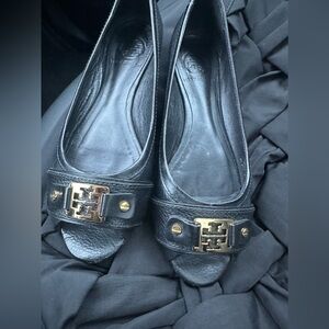 COPY - Open toe black Tory burch flats